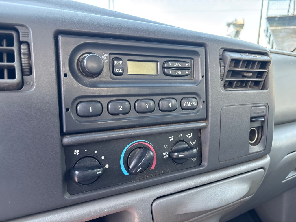 Photo 11 of this FORD F550