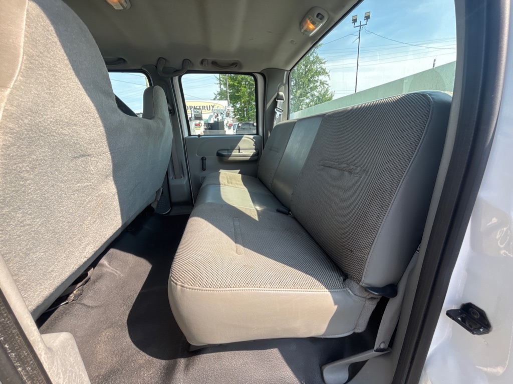 Photo 13 of this FORD F550