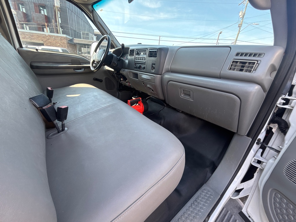 Photo 14 of this FORD F550