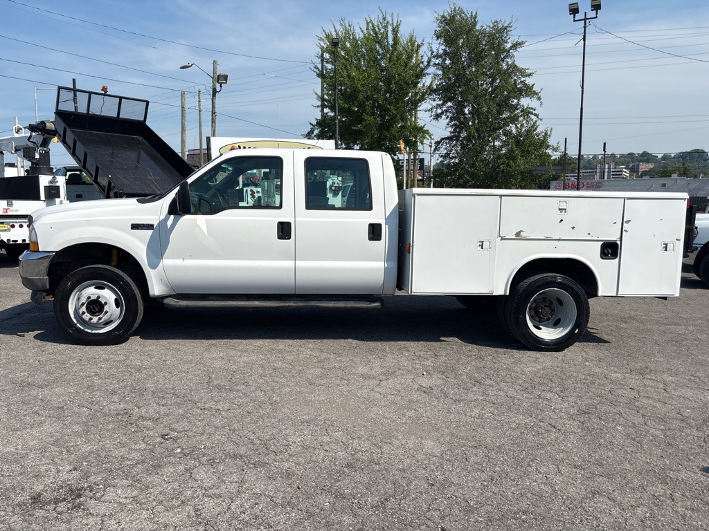 Photo 2 of this FORD F550
