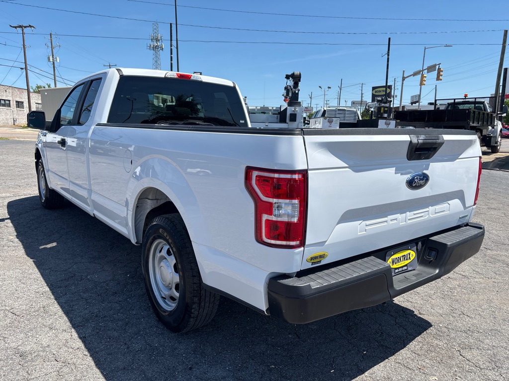 Photo 3 of this FORD F150