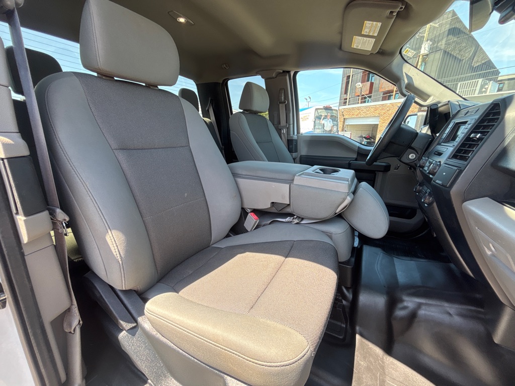 Photo 18 of this FORD F150