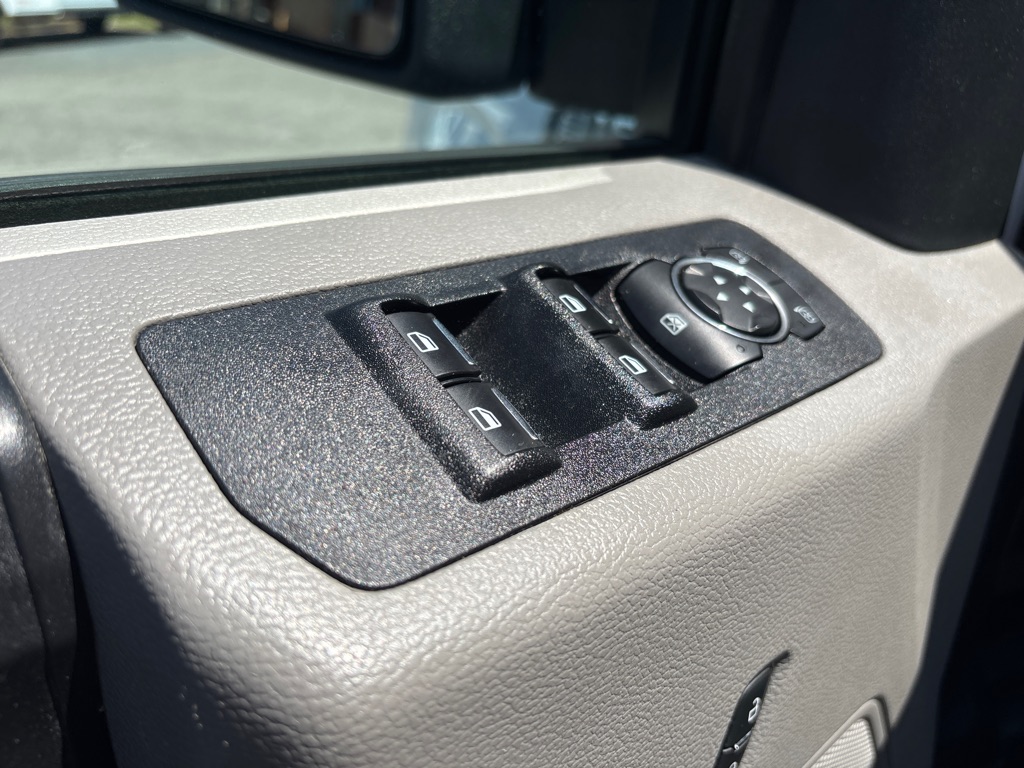 Photo 10 of this FORD F150