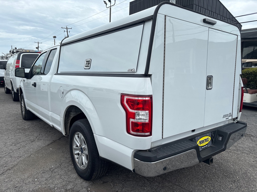 Photo 2 of this FORD F150