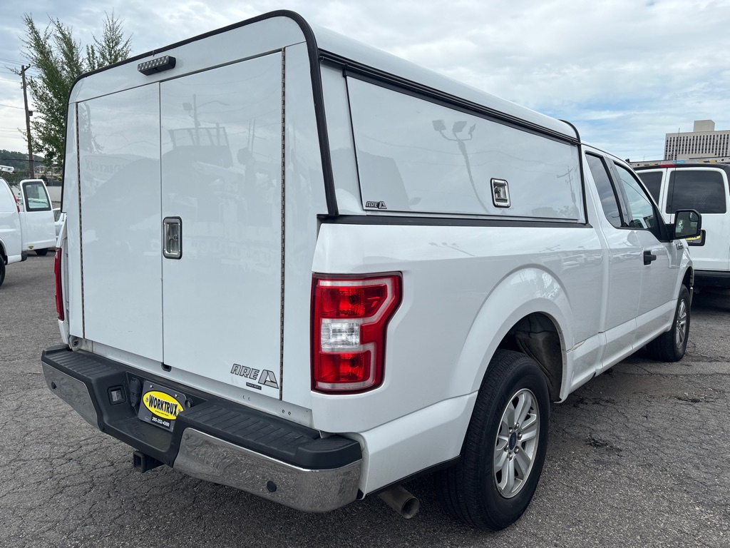 Photo 3 of this FORD F150