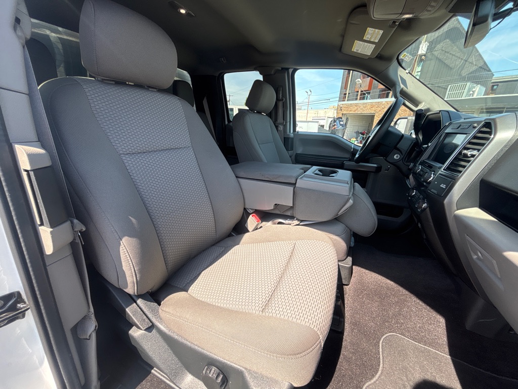 Photo 24 of this FORD F150
