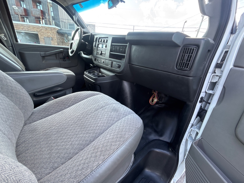 Photo 12 of this CHEVROLET EXPRESS G2500