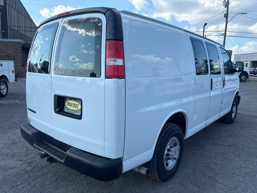 Photo 5 of this CHEVROLET EXPRESS G2500