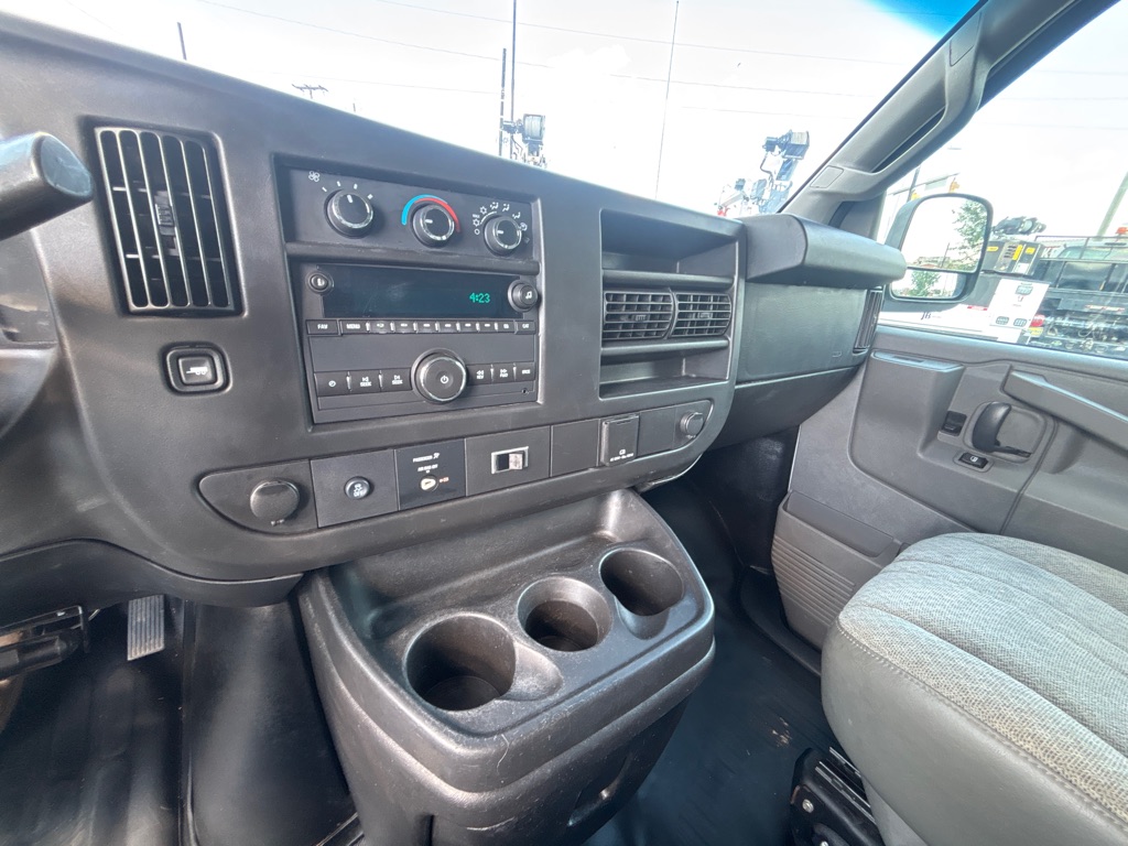 Photo 11 of this CHEVROLET EXPRESS G2500