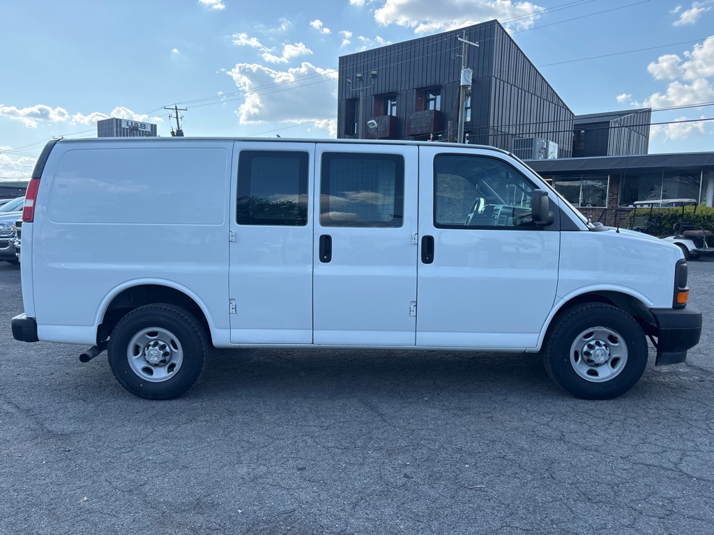 Photo 6 of this CHEVROLET EXPRESS G2500