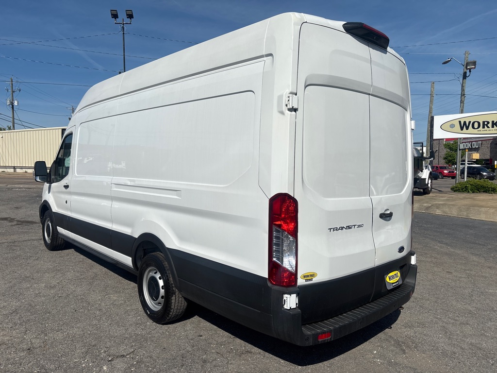 Photo 3 of this FORD T350
