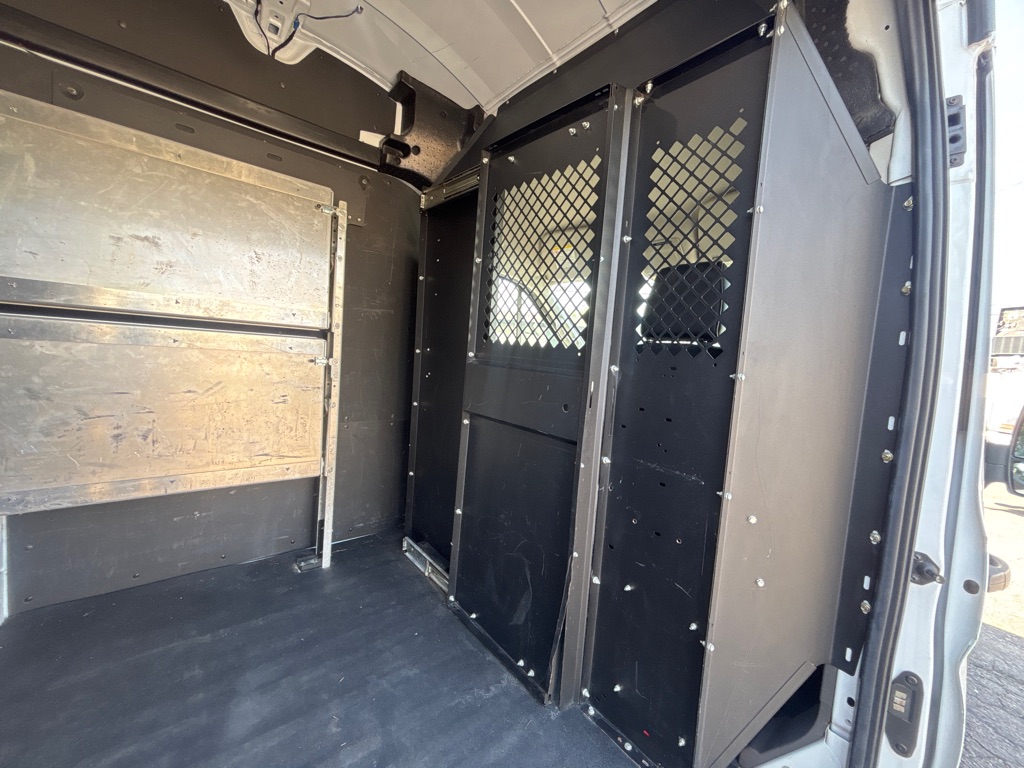 Photo 20 of this FORD T350