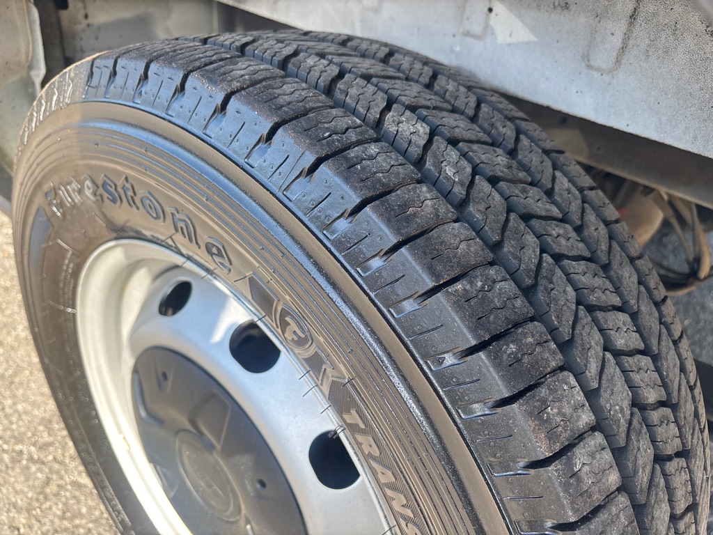 Photo 23 of this FORD T350