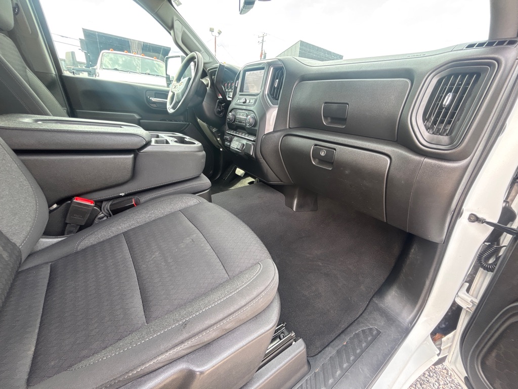 Photo 8 of this CHEVROLET SILVERADO 2500