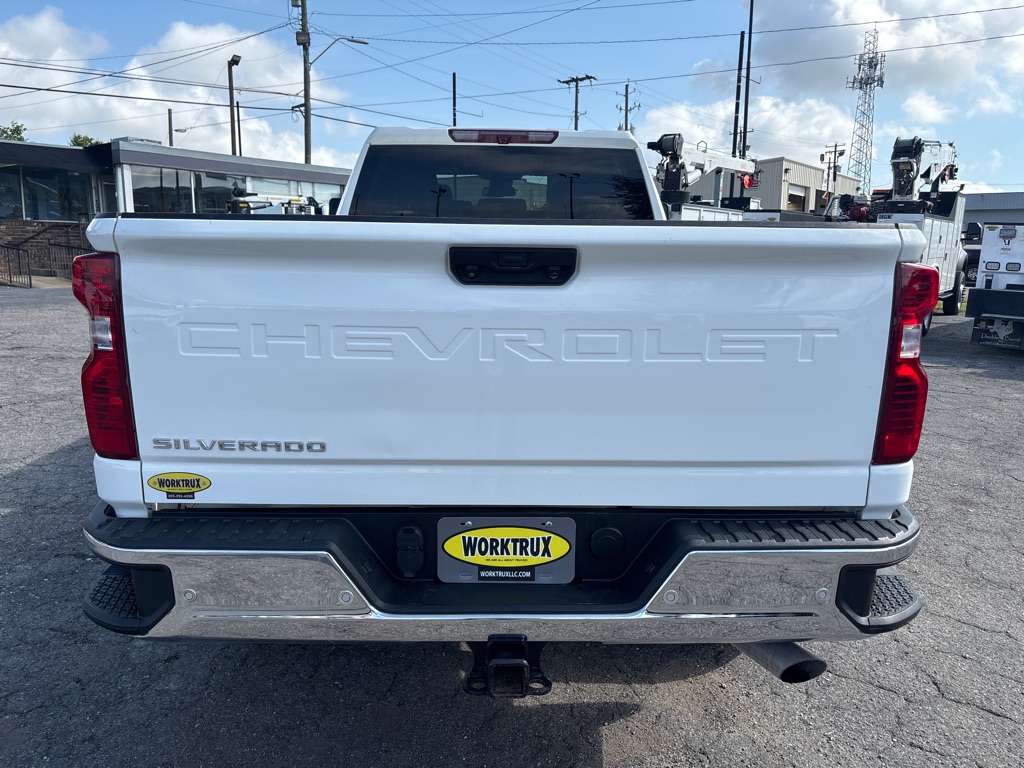 Photo 4 of this CHEVROLET SILVERADO 2500