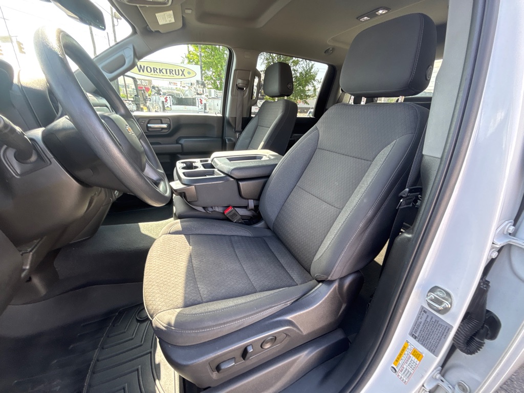 Photo 18 of this CHEVROLET SILVERADO 2500