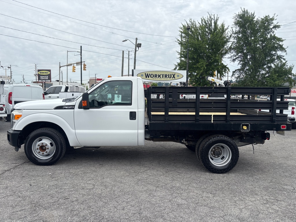Photo 2 of this FORD F350
