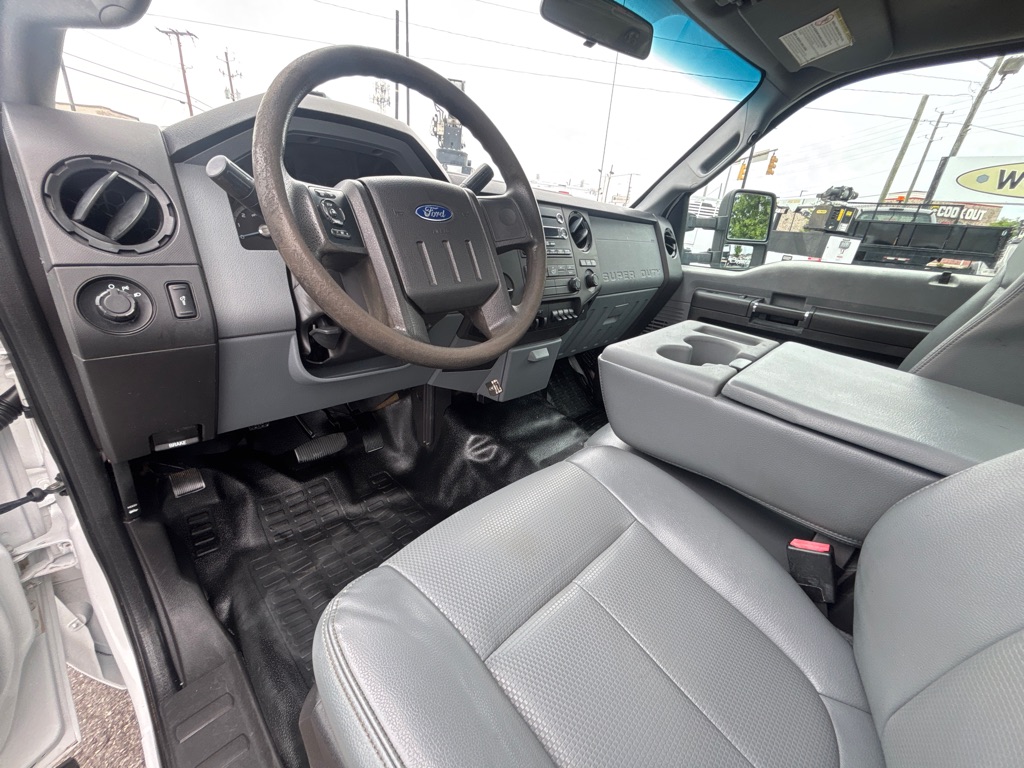 Photo 9 of this FORD F350