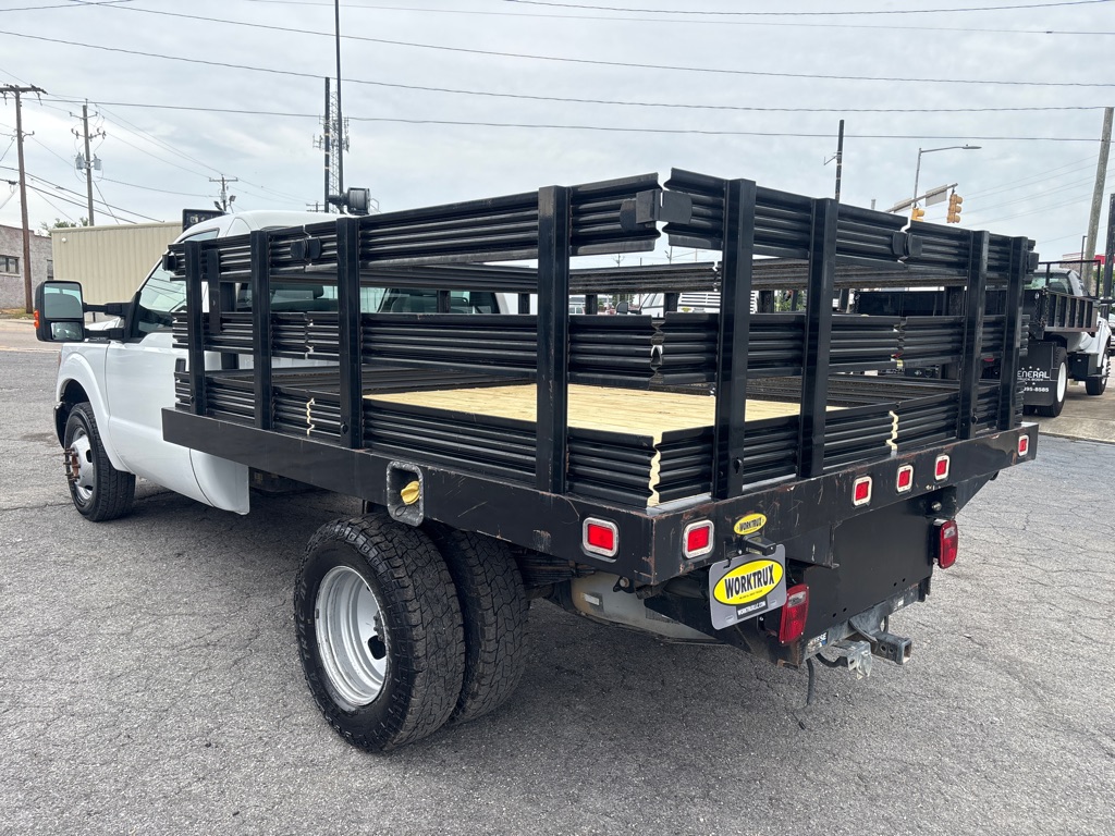 Photo 3 of this FORD F350