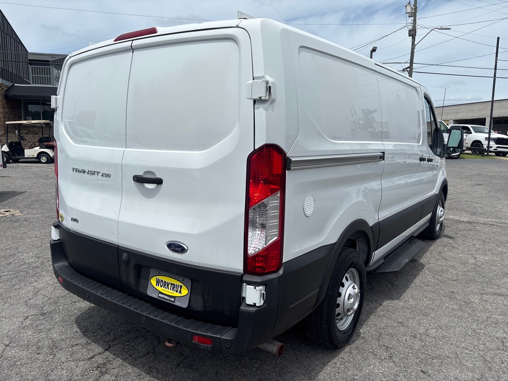 Photo 5 of this FORD TRANSIT