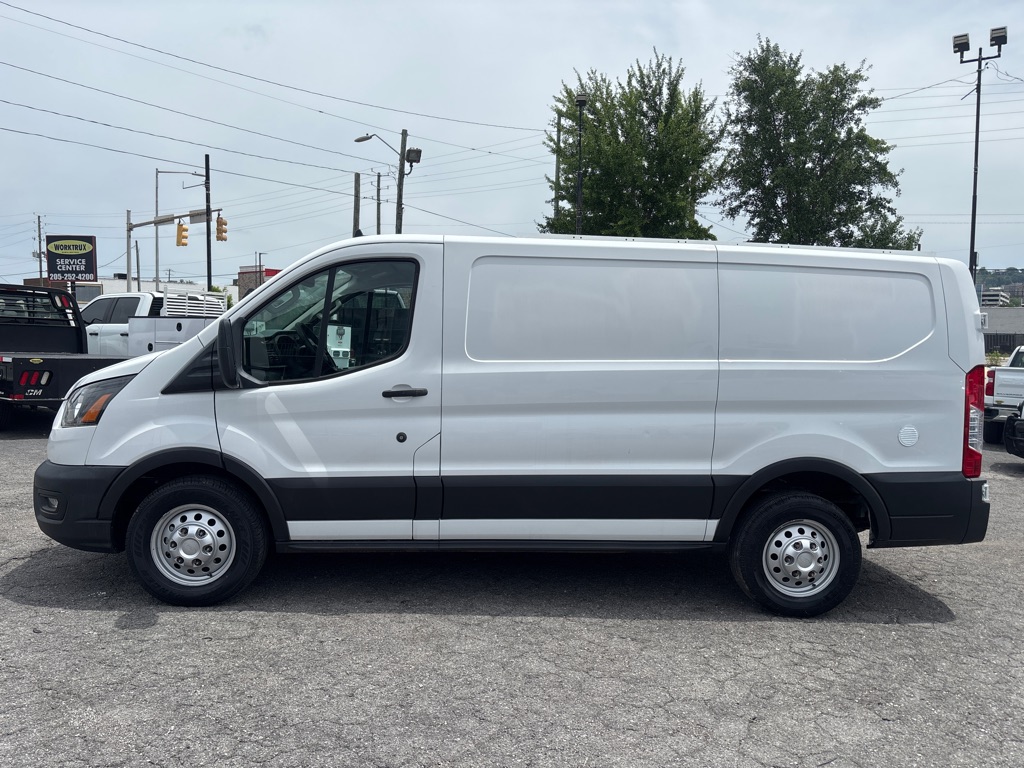 Photo 2 of this FORD TRANSIT