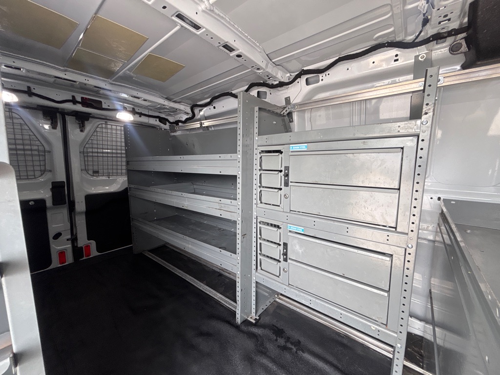 Photo 23 of this FORD TRANSIT