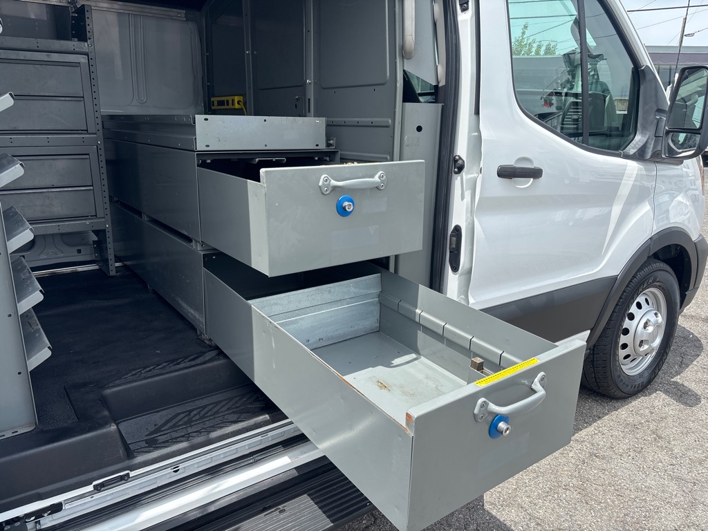 Photo 25 of this FORD TRANSIT