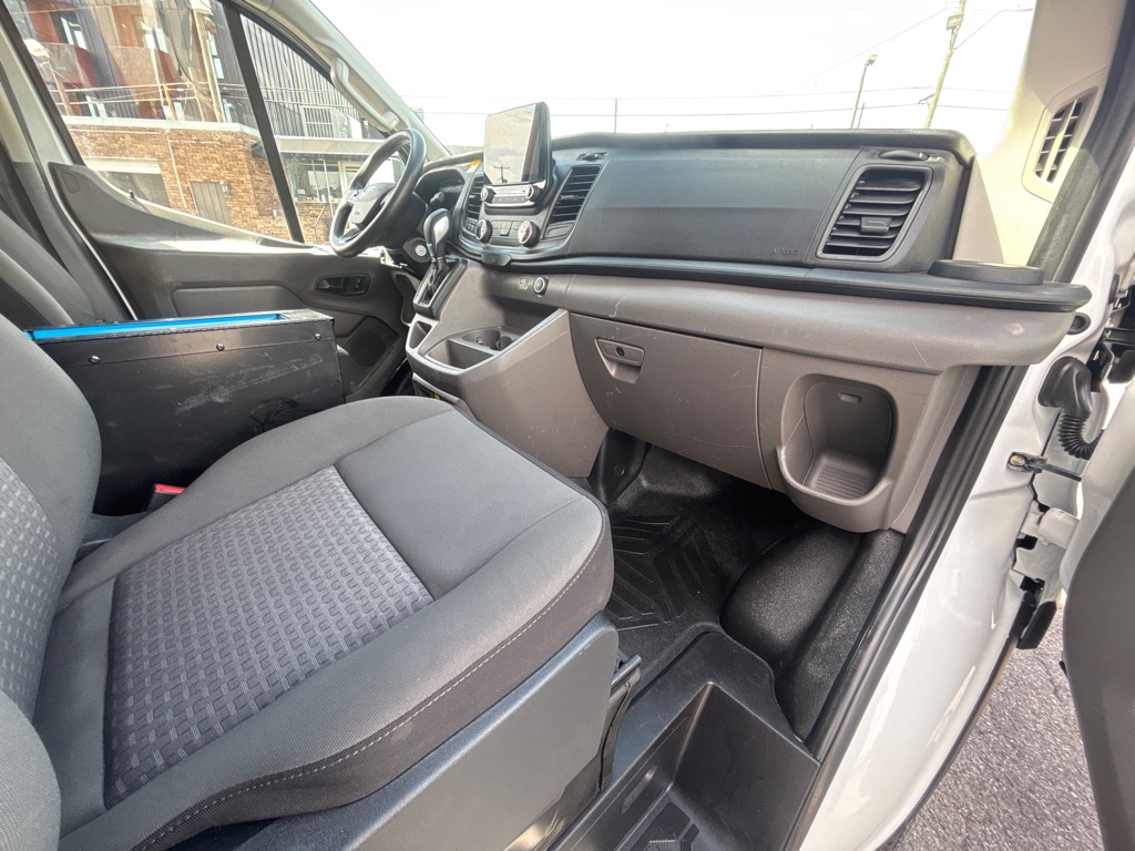 Photo 15 of this FORD TRANSIT