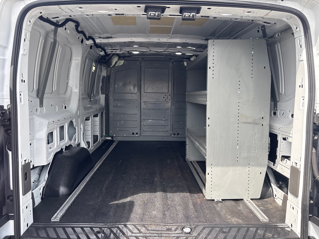 Photo 17 of this FORD TRANSIT