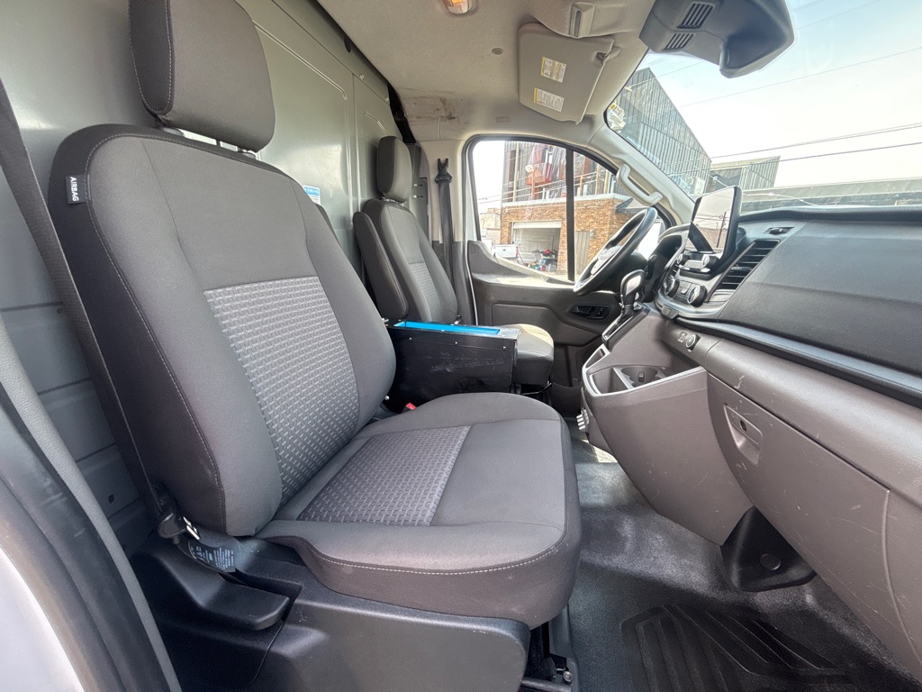 Photo 16 of this FORD TRANSIT