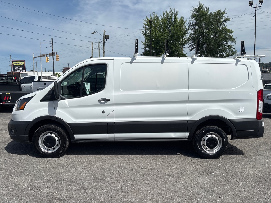 Photo 2 of this FORD TRANSIT