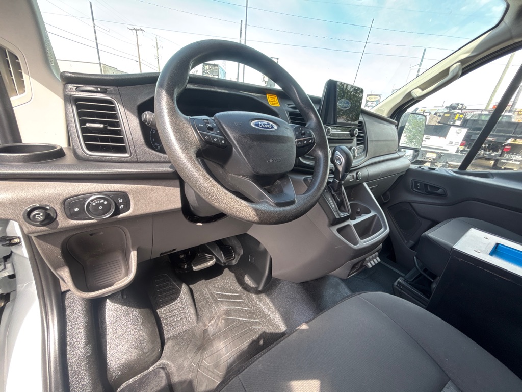 Photo 9 of this FORD TRANSIT