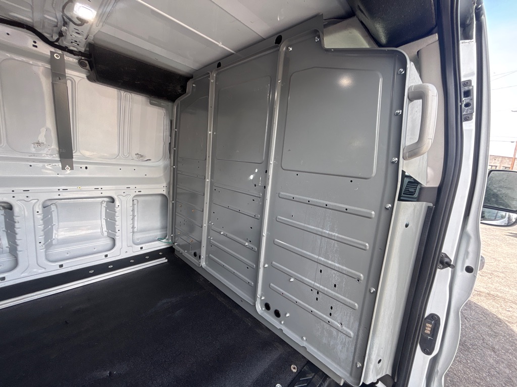 Photo 20 of this FORD TRANSIT