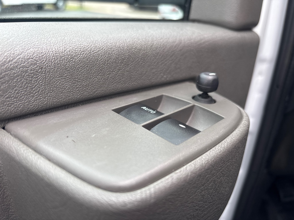 Photo 10 of this GMC SAVANA