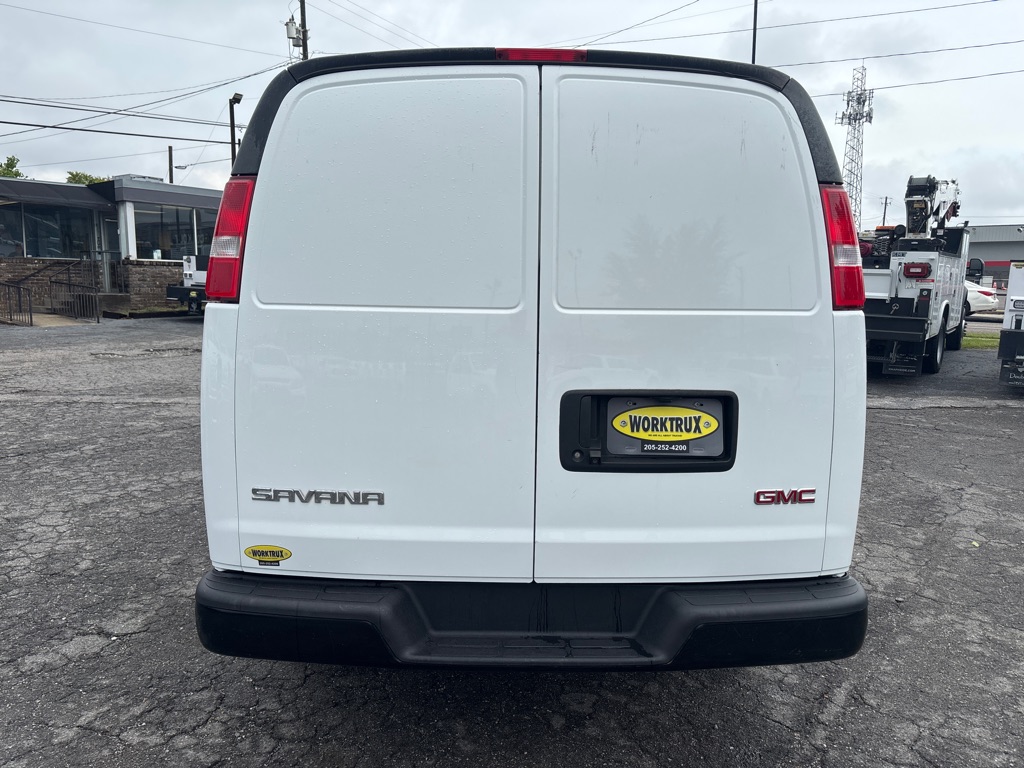 Photo 4 of this GMC SAVANA