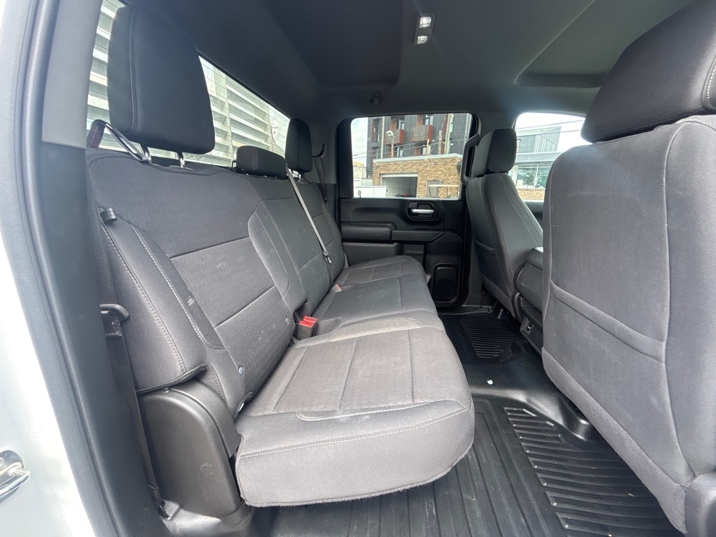 Photo 21 of this CHEVROLET SILVERADO 2500