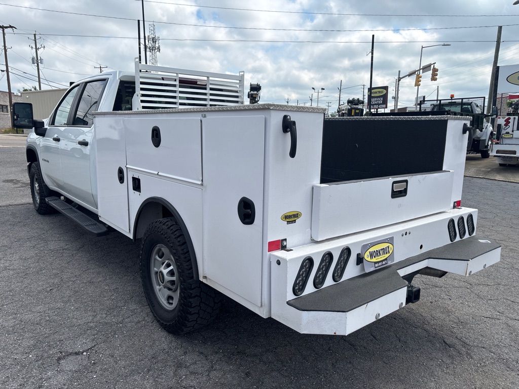 Photo 3 of this CHEVROLET SILVERADO 2500