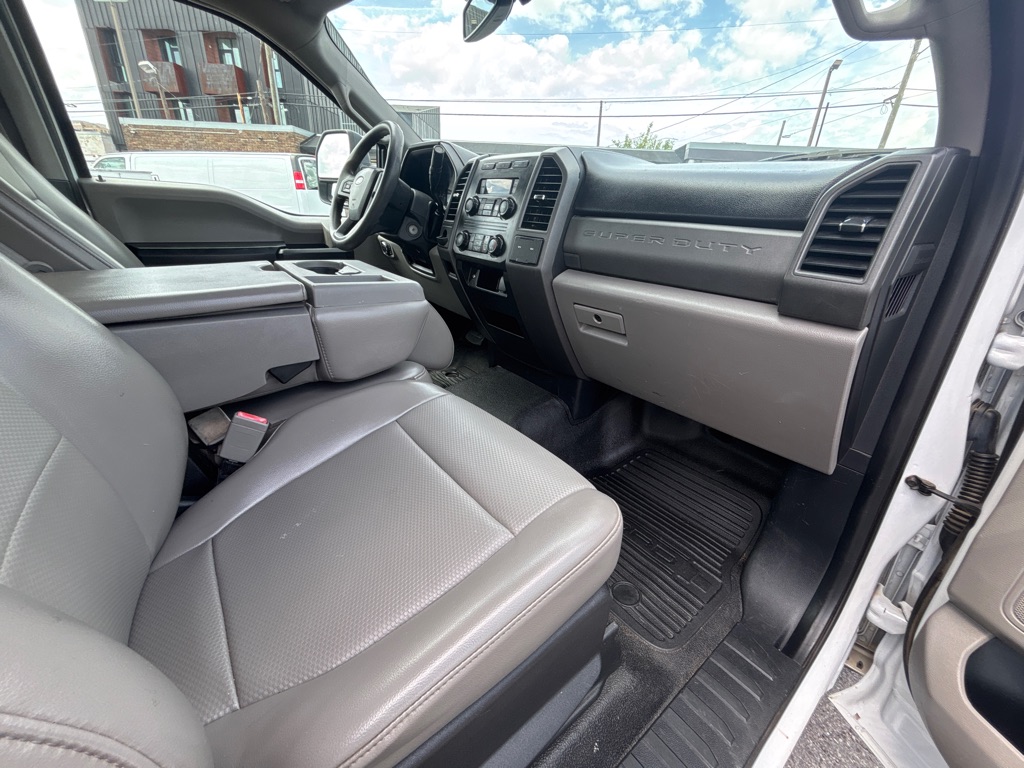 Photo 9 of this FORD F250