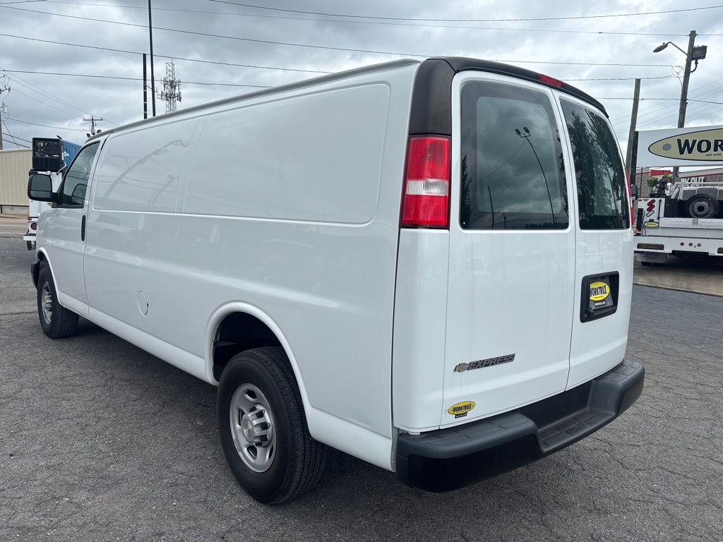 Photo 3 of this CHEVROLET EXPRESS G2500