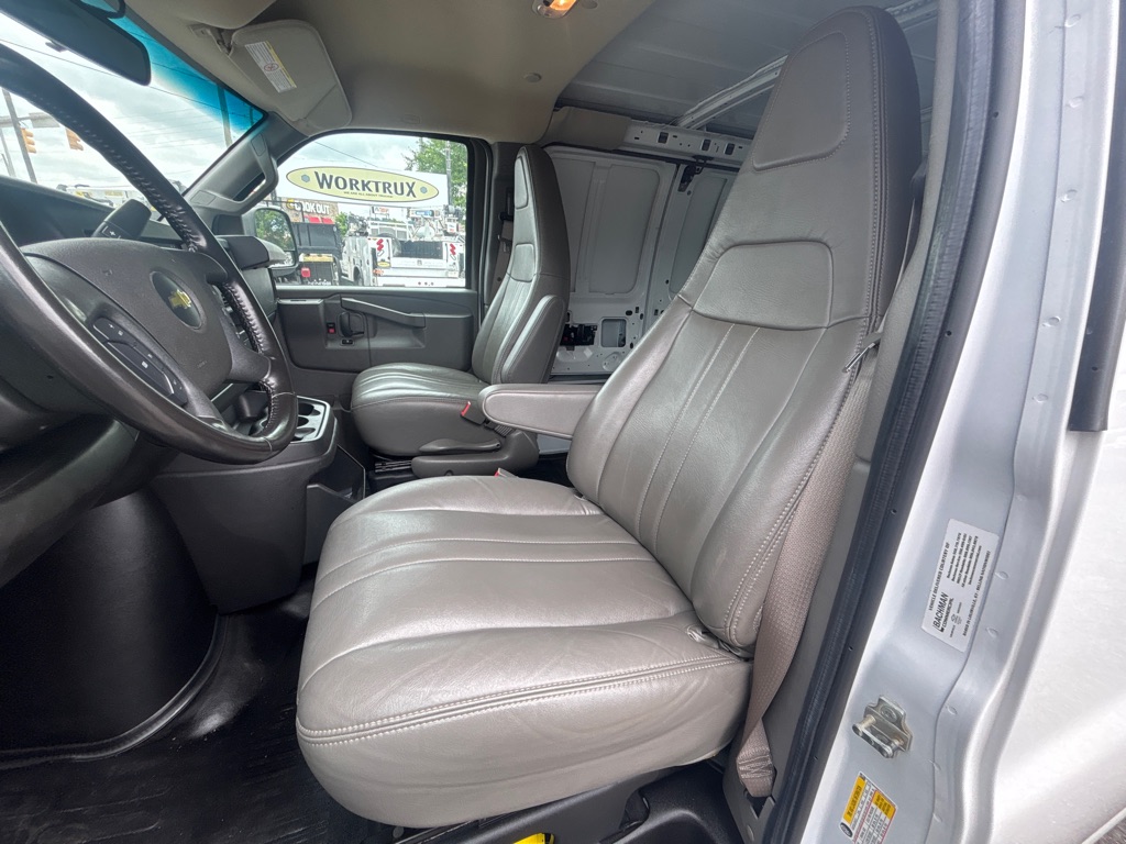 Photo 16 of this CHEVROLET EXPRESS G2500