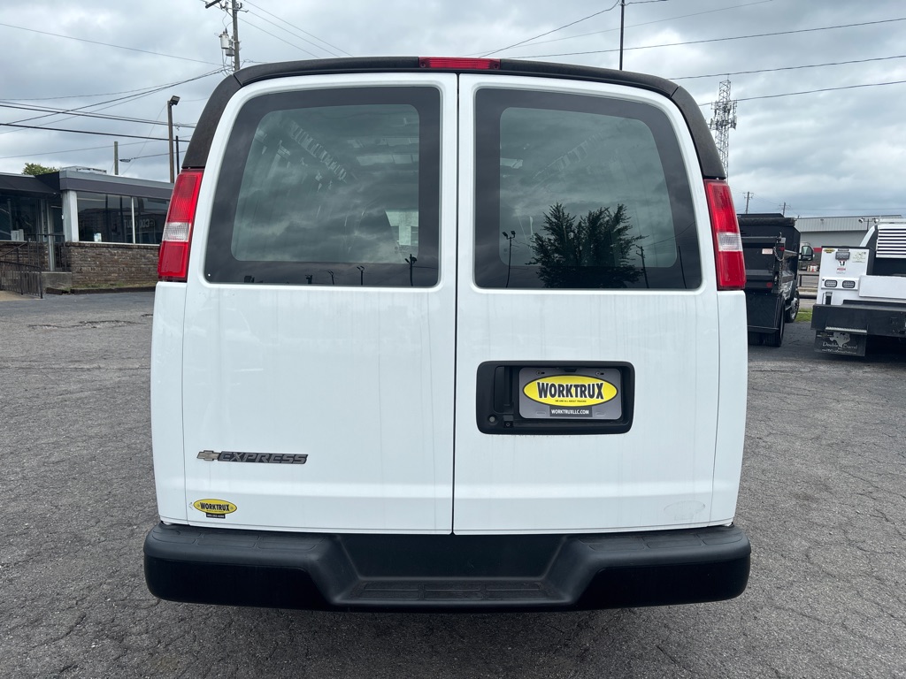 Photo 4 of this CHEVROLET EXPRESS G2500