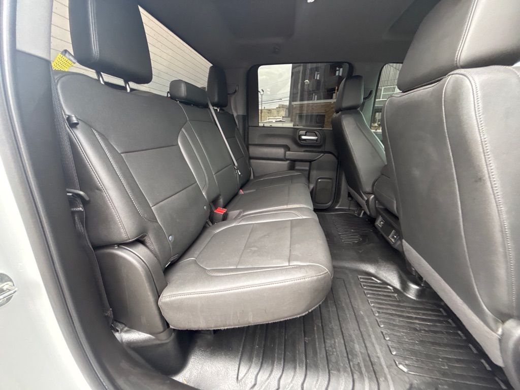 Photo 19 of this CHEVROLET SILVERADO 3500