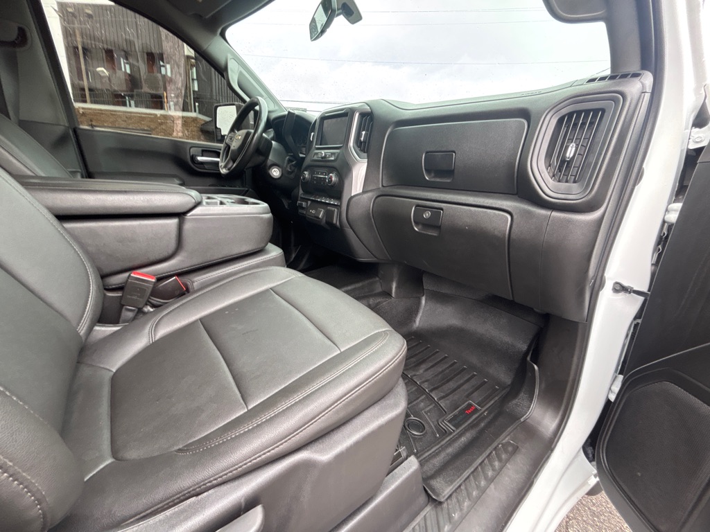 Photo 17 of this CHEVROLET SILVERADO 3500