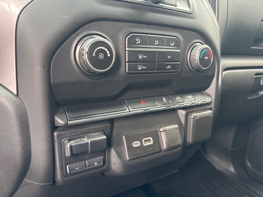Photo 14 of this CHEVROLET SILVERADO 3500