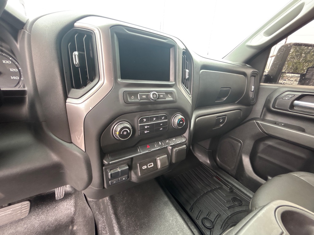 Photo 13 of this CHEVROLET SILVERADO 3500