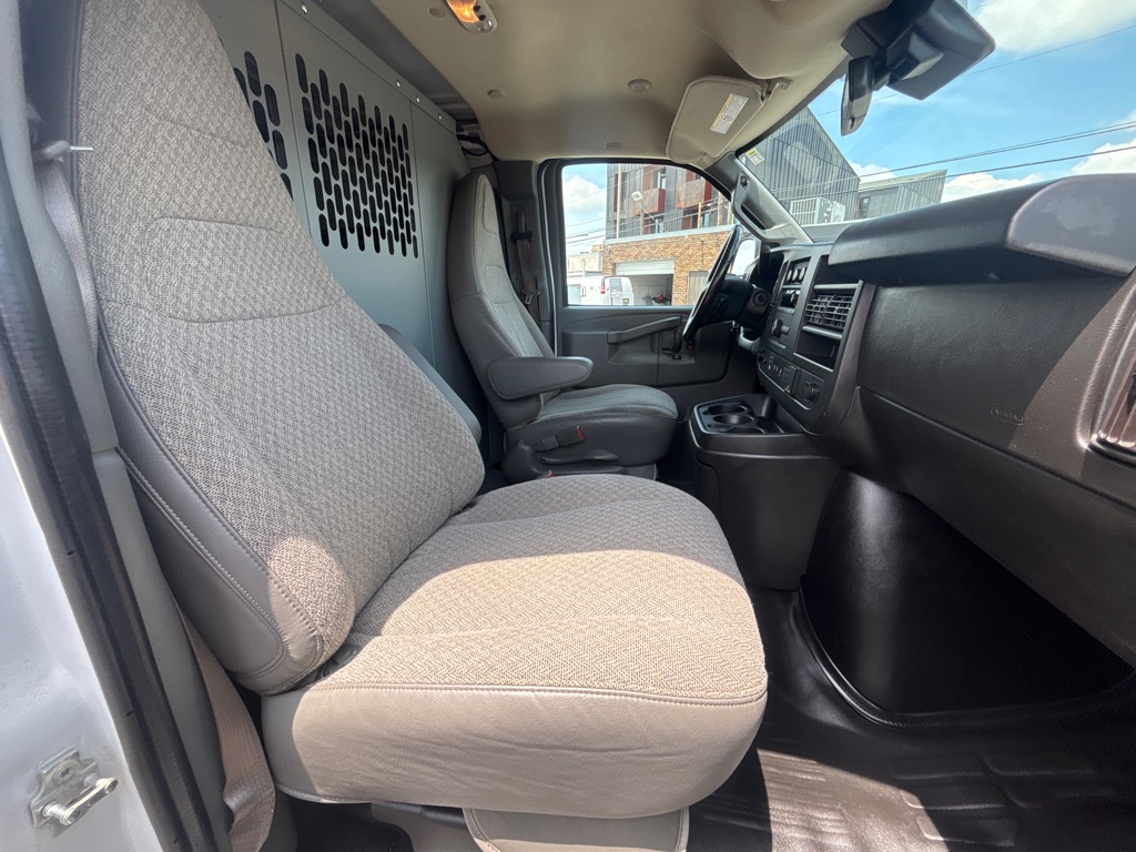 Photo 24 of this CHEVROLET EXPRESS G2500