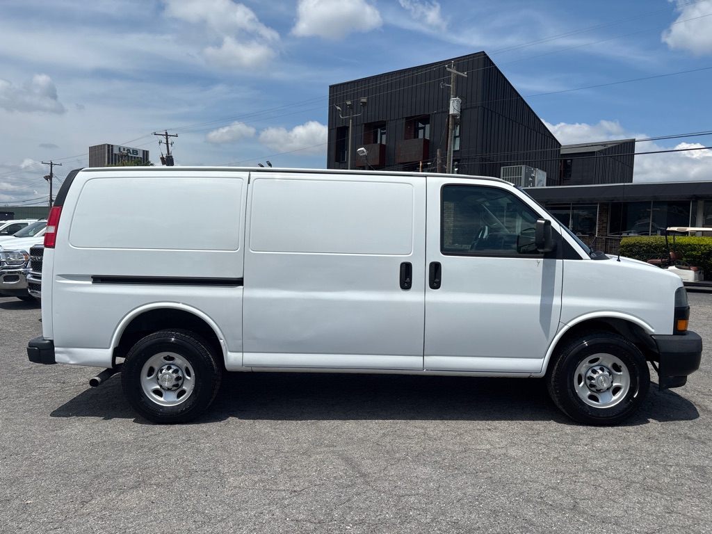 Photo 12 of this CHEVROLET EXPRESS G2500