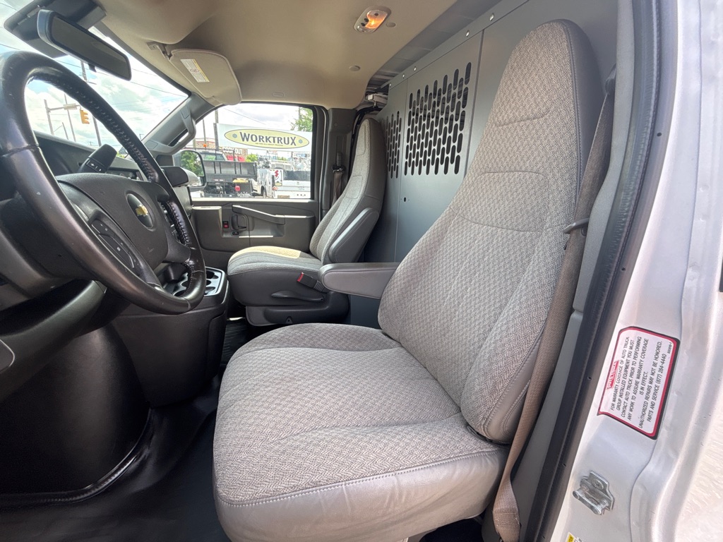 Photo 22 of this CHEVROLET EXPRESS G2500