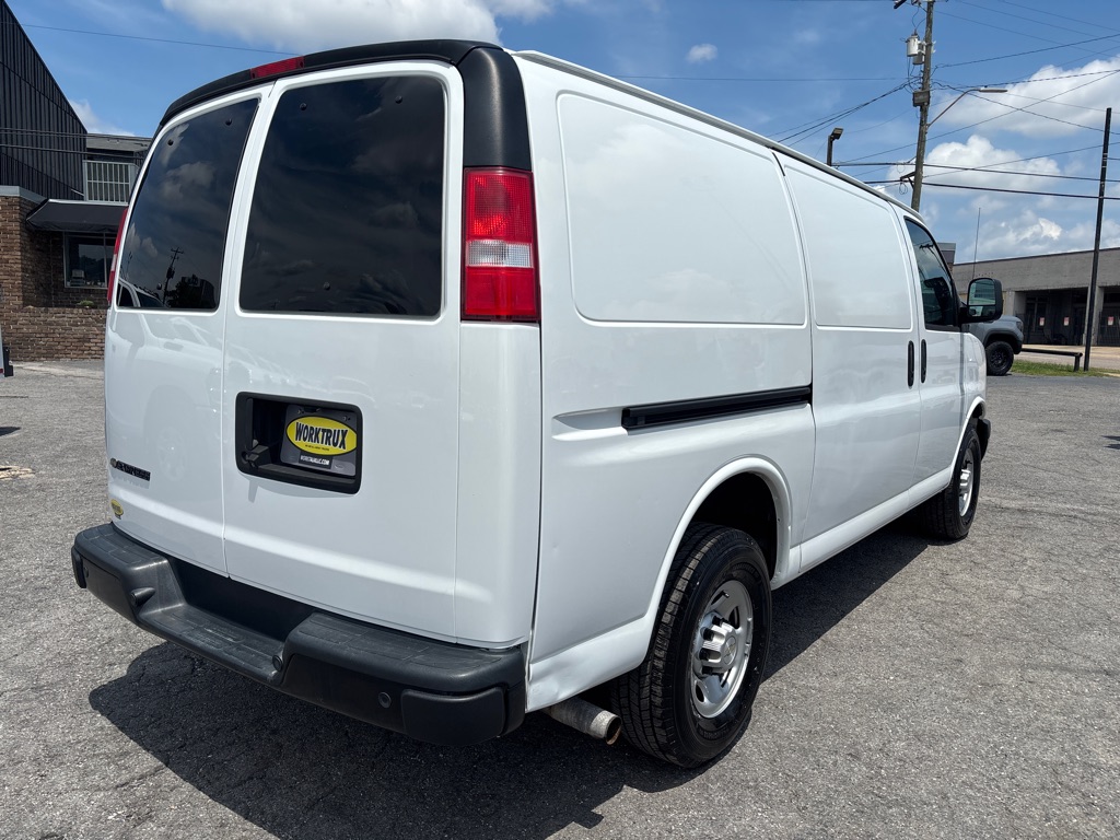 Photo 11 of this CHEVROLET EXPRESS G2500