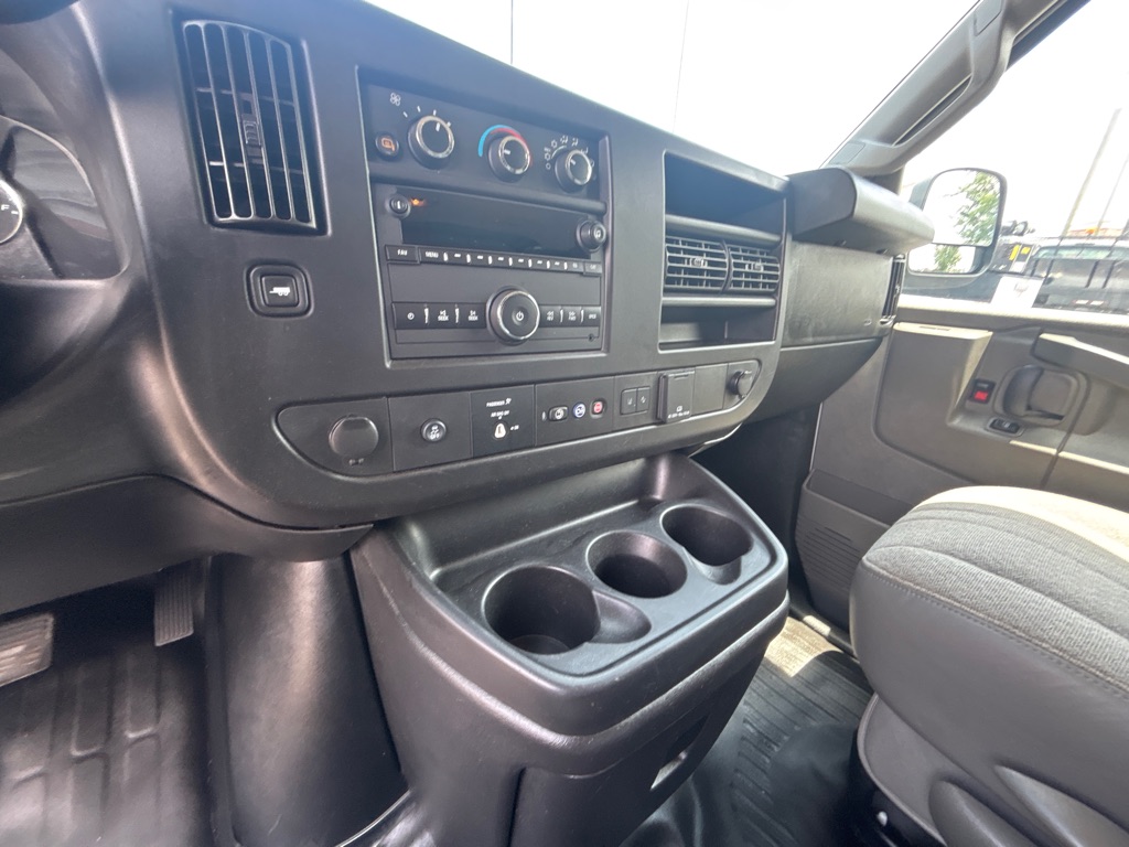Photo 20 of this CHEVROLET EXPRESS G2500